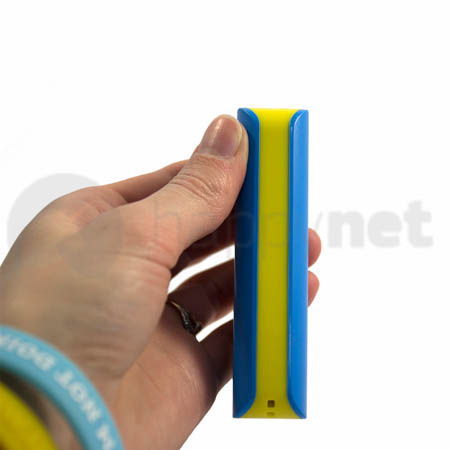Внешний аккумулятор Golf 2600 mAh в руке